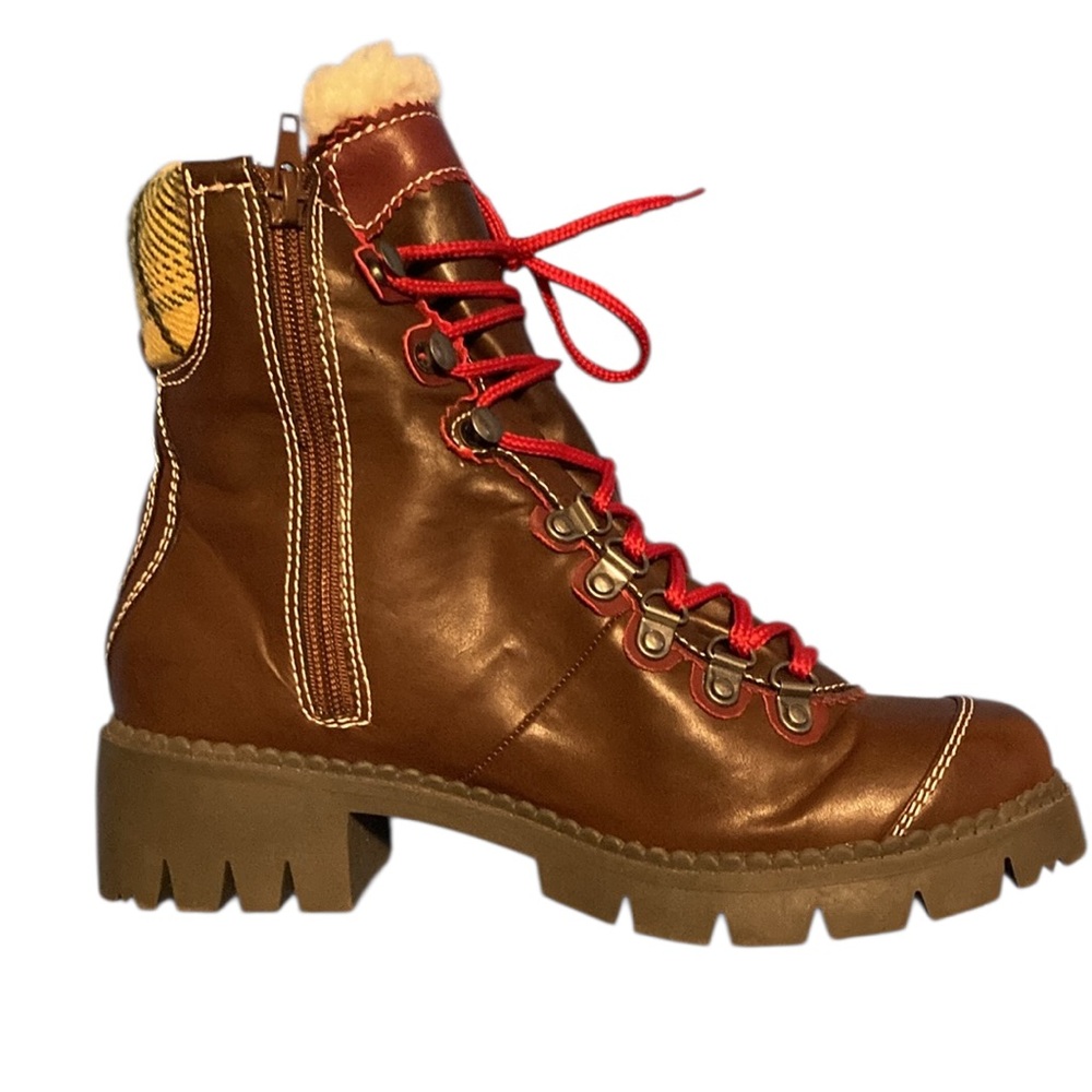 LFL by Lust for Life Womens Alps boot NWOT 9
